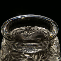 Vase Bagatelle la Lèvre du Col du Vase Est en Cristal Transparent.