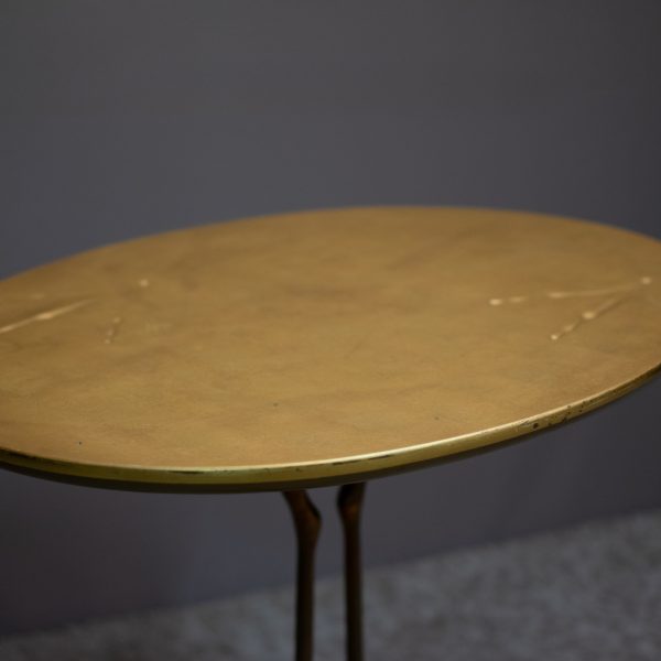Tavolo Ovale Traccia di Meret Oppenheim Etichetta Simon Design d'Autore