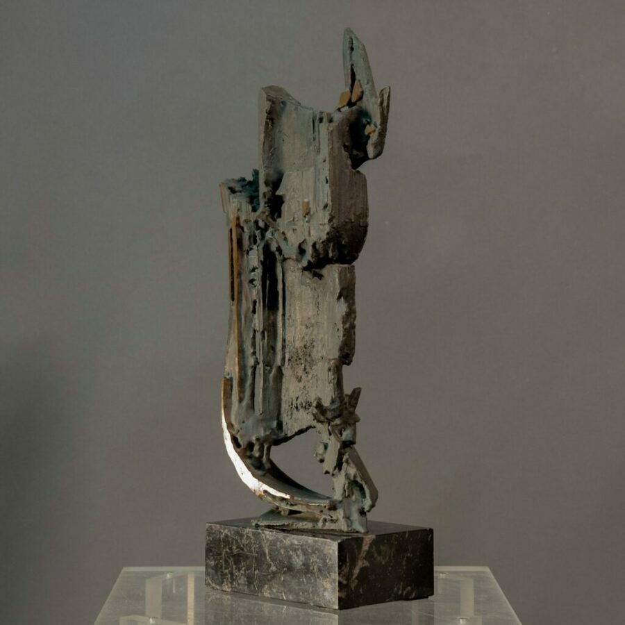 Sans titre Sculpture en bronze signe A. Caron