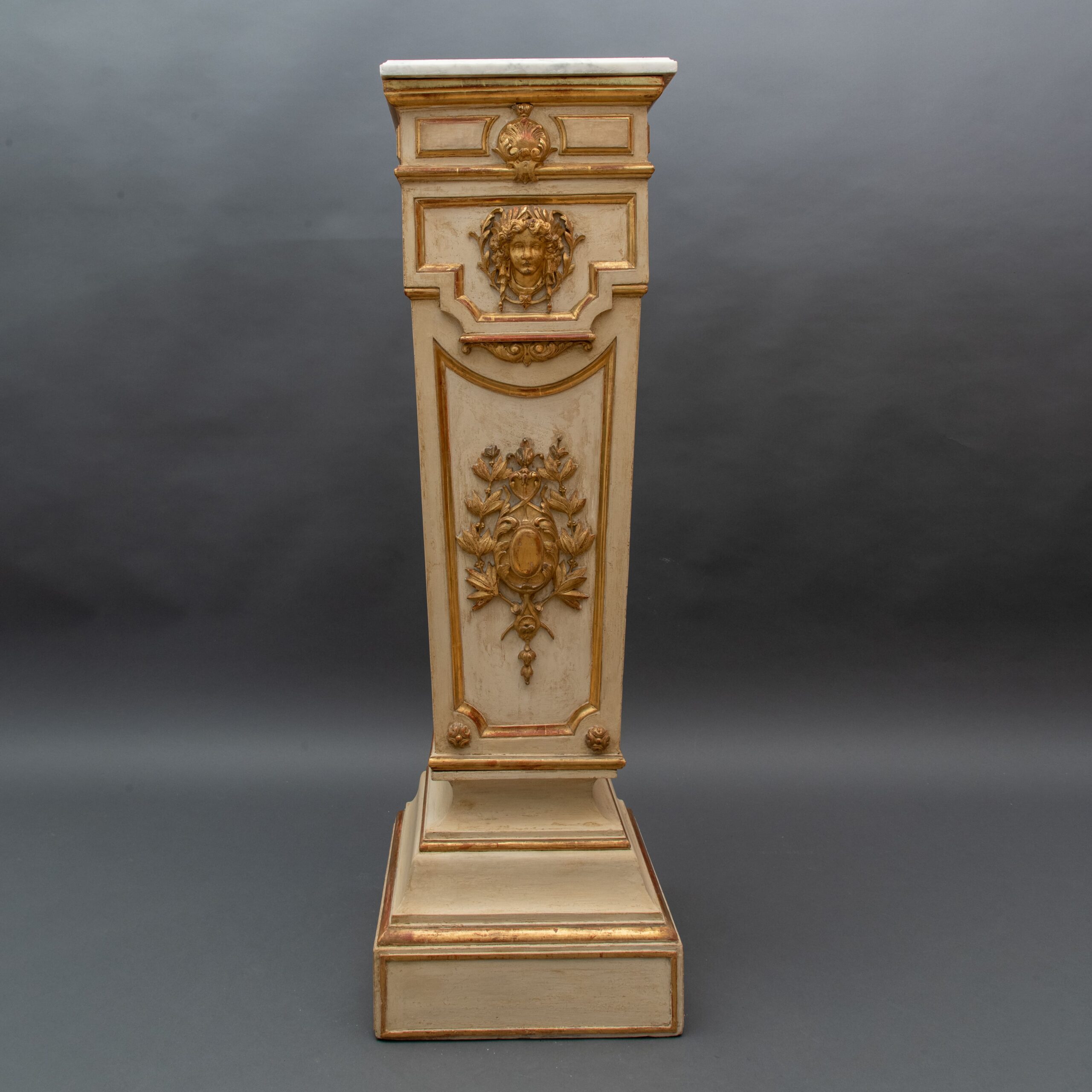 Column in lacquered and gilded wood