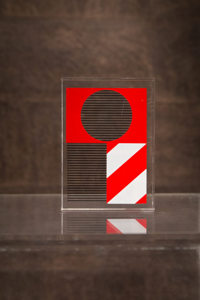 Kumi Sugaï Multiplo in Plexiglas Firmato e Numerato