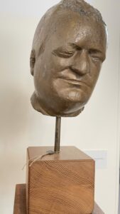 Scultura in bronzo Ritratto di Ungaretti magazine d'arte su Egidi MadeinItaly